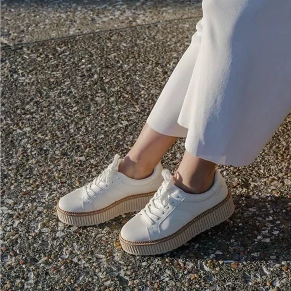 Dolce Vita Women's Bubbles Platform Lace-Up Chunky Sole Sneakers Size 6 - Picture 3 of 16